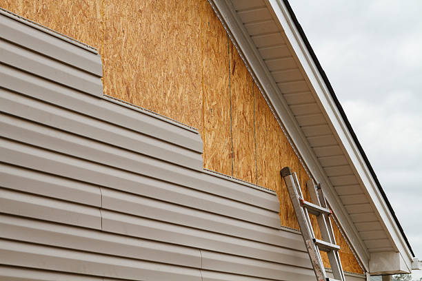 Professional Fiber Cement Siding technician working in Lockport, IL